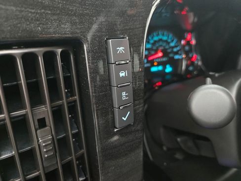 Used 2023 GMC Savana 2500 image 20