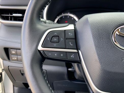 Certified 2025 Toyota Highlander XLE image 22