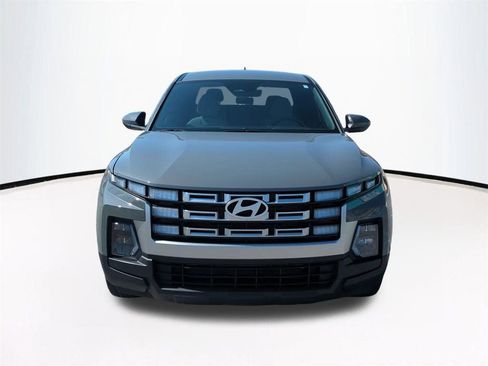 Certified 2025 Hyundai Santa Cruz SE FWD image 3