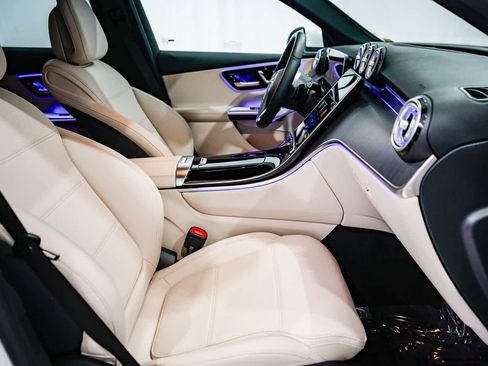 Used 2025 Mercedes-Benz GLC 300 image 15