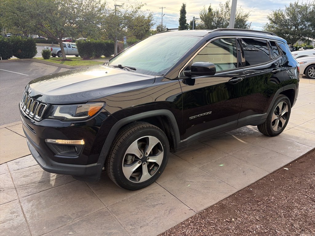 Used 2018 Jeep Compass Latitude w/ Popular Equipment Group AWD/4WD image 8