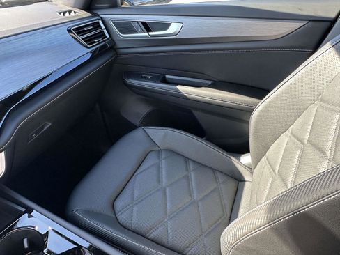 New 2026 Volkswagen Atlas Cross Sport SE image 31