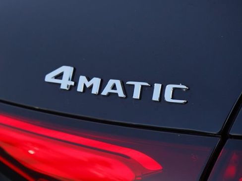 Used 2024 Mercedes-Benz GLC 300 4MATIC image 16