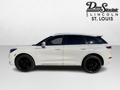 Certified 2022 Lincoln Corsair Reserve image 8