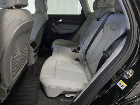 Certified 2025 Audi Q5 2.0T Premium Plus w/ Premium Plus Package image 19