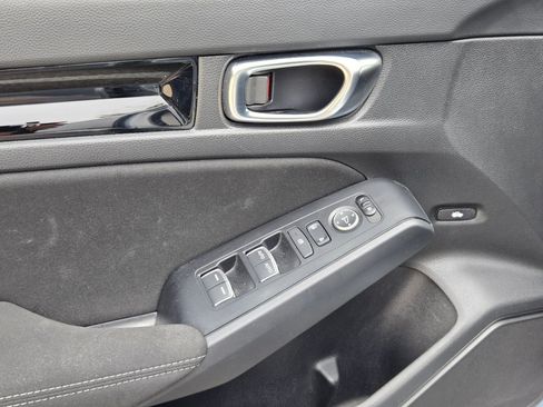 Used 2022 Honda Civic EX image 11