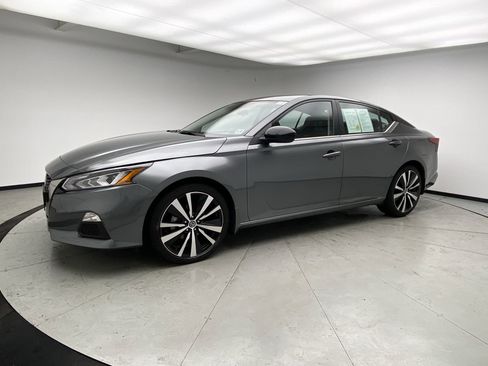 Used 2022 Nissan Altima 2.5 SR image 1