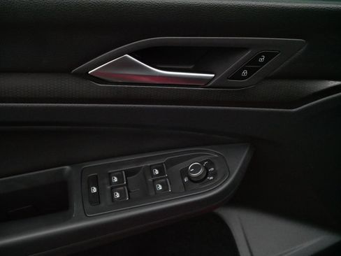 Used 2022 Volkswagen GTI SE image 19