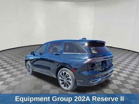Used 2025 Lincoln Nautilus Reserve AWD/4WD image 7