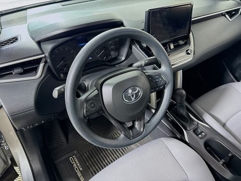 Used 2024 Toyota Corolla Cross AWD Hybrid image 11