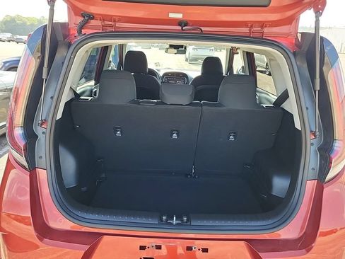 Used 2024 Kia Soul LX w/ Option Group 015 FWD image 6