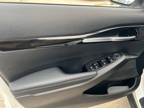 Certified 2024 Kia Seltos S FWD image 7