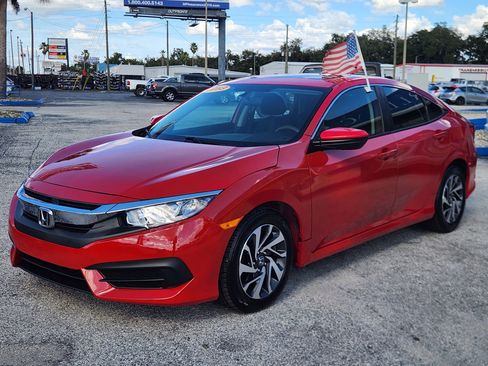 Used 2018 Honda Civic EX image 3