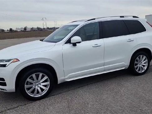Used 2018 Volvo XC90 T6 Momentum w/ Momentum Plus Package image 6