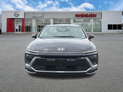 Used 2025 Hyundai Sonata SEL FWD image 2