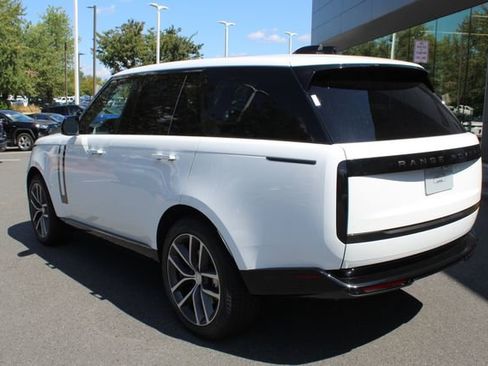 New 2025 Land Rover Range Rover SE image 10