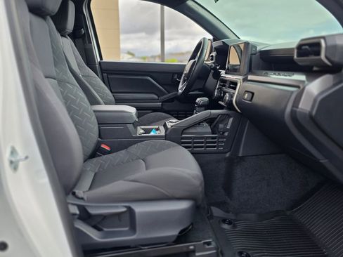Used 2025 Toyota Tacoma SR5 RWD image 10