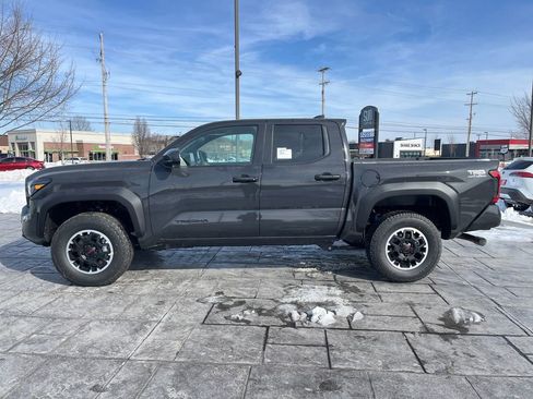New 2026 Toyota Tacoma TRD Off-Road AWD/4WD image 2