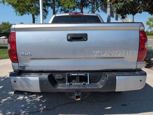 Used 2021 Toyota Tundra Limited w/ Limited Premium Package AWD/4WD image 9