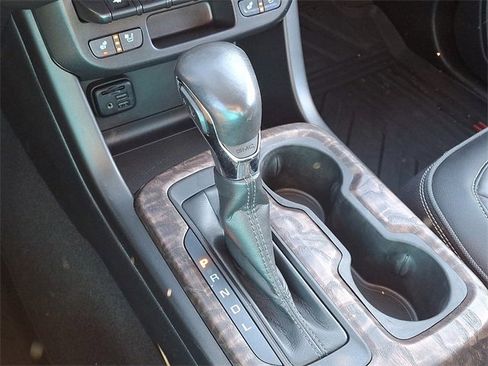 Used 2022 GMC Canyon Denali image 14