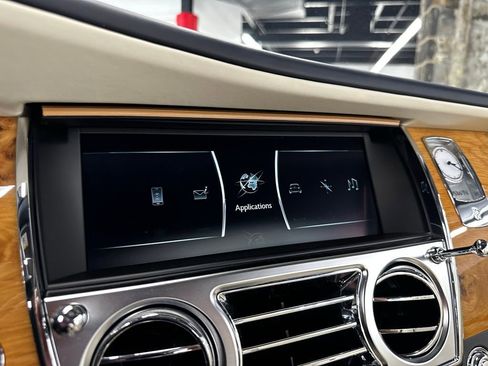 Used 2020 Rolls-Royce Dawn image 29