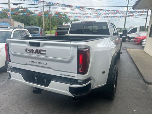 Used 2023 GMC Sierra 3500 Denali w/ Denali Ultimate Package AWD/4WD image 6
