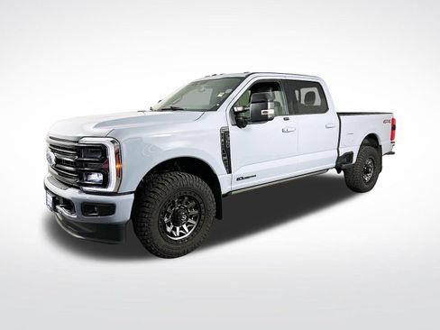 Used 2025 Ford F350 Platinum AWD/4WD image 4