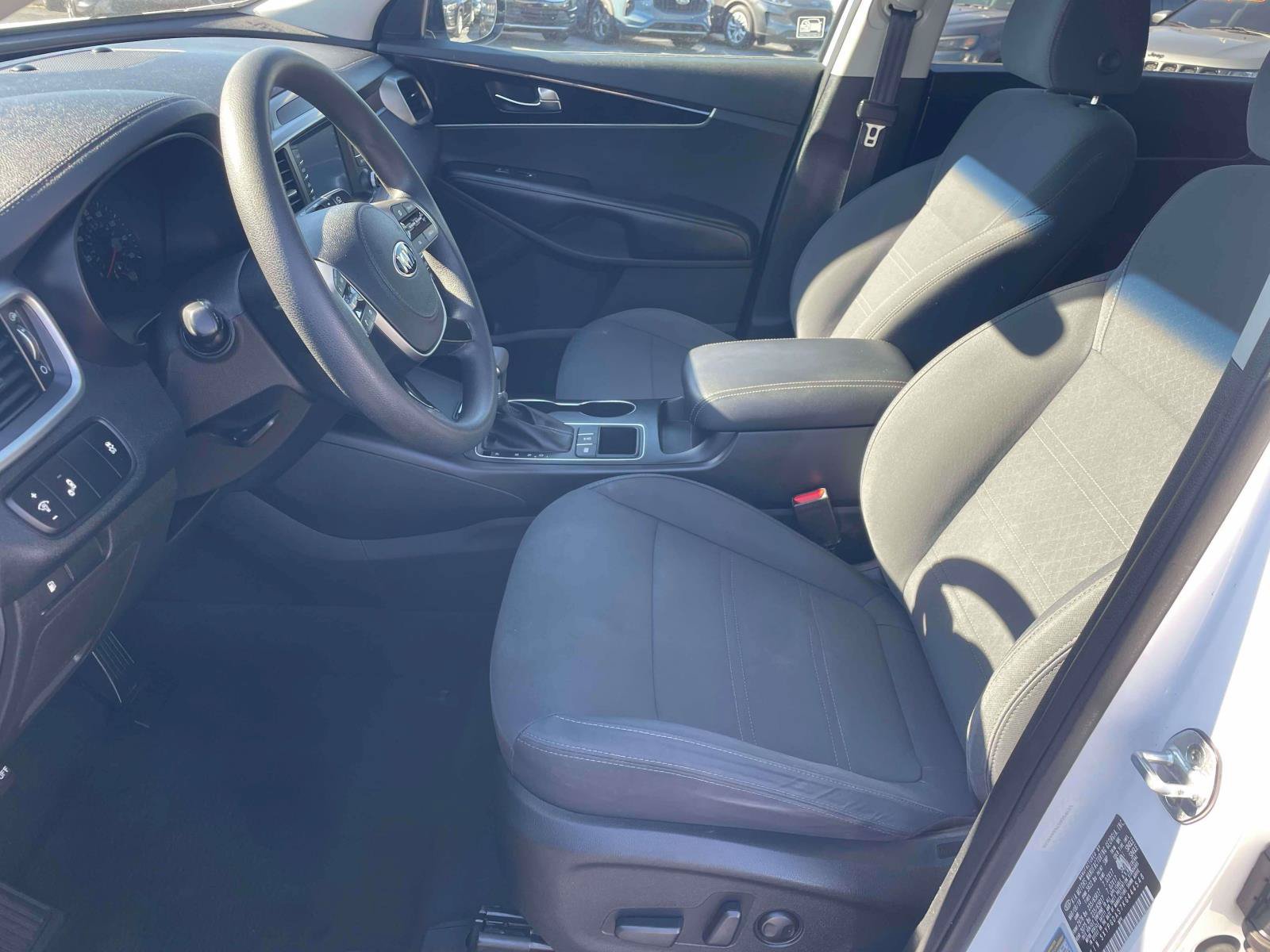 Used 2019 Kia Sorento AWD V6 image 12