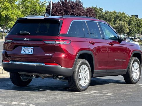 Used 2025 Jeep Grand Cherokee Laredo X w/ Luxury Tech Group I RWD image 4