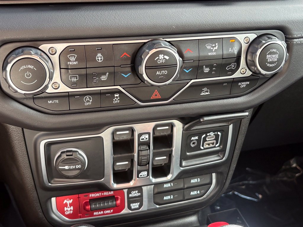 Used 2024 Jeep Wrangler Unlimited Rubicon w/ Convenience Group AWD/4WD image 14
