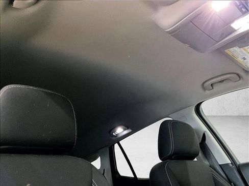 Used 2023 GMC Terrain SLE FWD image 17