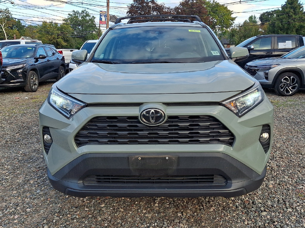 Used 2021 Toyota RAV4 XLE AWD/4WD image 2