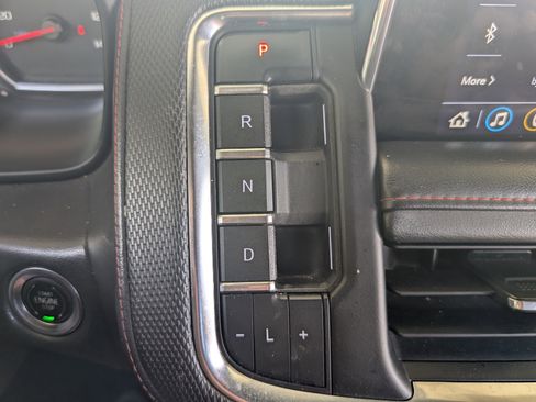 Used 2021 Chevrolet Suburban RST w/ Luxury Package image 32