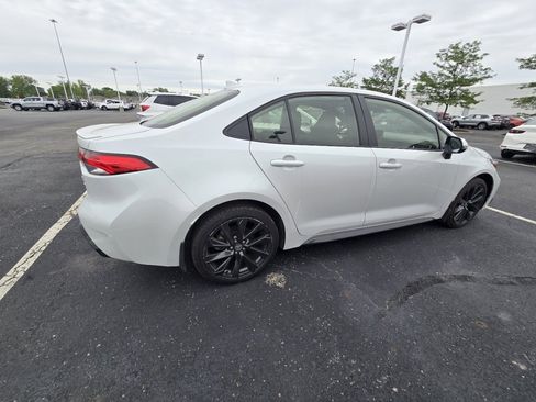 Used 2025 Toyota Corolla SE FWD image 8
