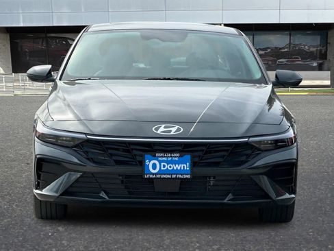 New 2025 Hyundai Elantra Limited image 9