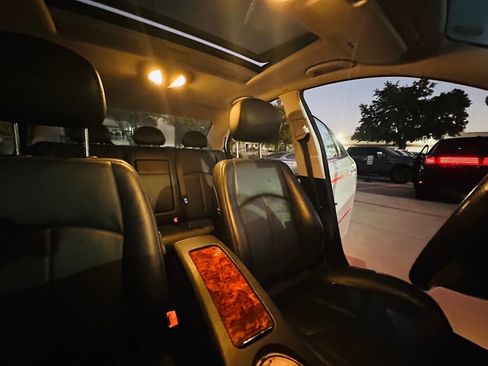 Used 2009 Mercedes-Benz E 350 E 350 4dr Sedan image 25