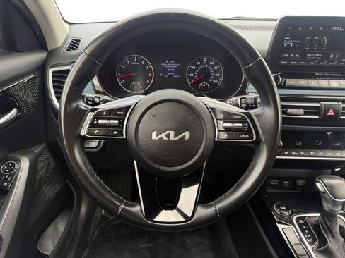 Certified 2022 Kia Seltos Nightfall Edition image 12