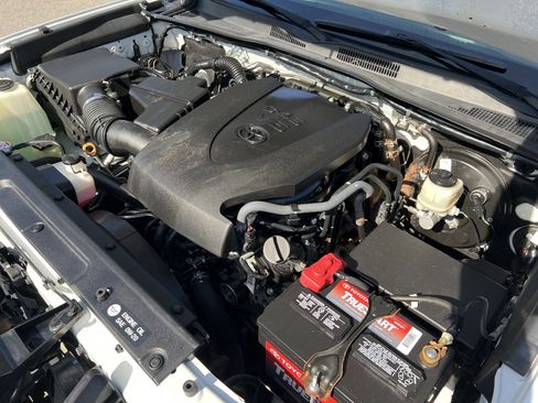 Used 2017 Toyota Tacoma TRD Sport w/ Tow Package image 22