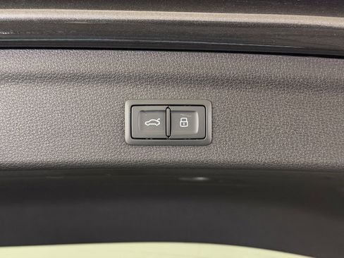 Certified 2025 Audi Q3 2.0T Premium Plus w/ Premium Plus Package image 13