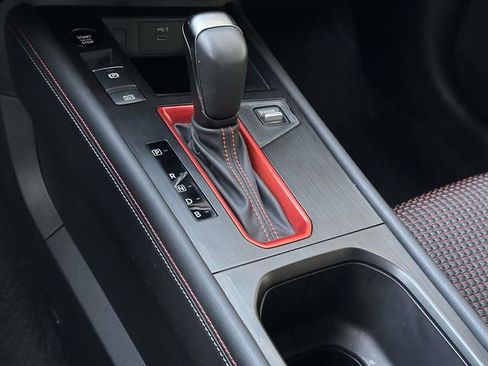 Certified 2025 Nissan Kicks SR image 21