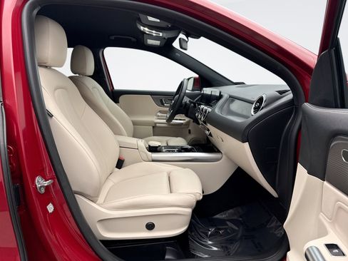 Used 2023 Mercedes-Benz GLA 250 4MATIC image 17