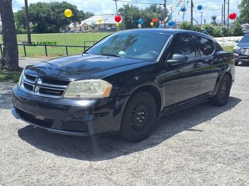 Used 2014 Dodge Avenger SE image 2