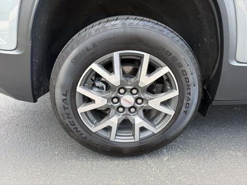 Used 2023 GMC Acadia SLE AWD/4WD image 18