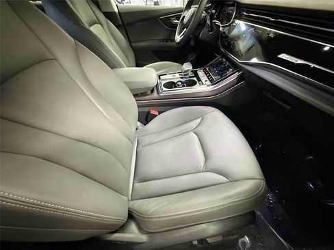 Used 2023 Audi Q8 Prestige AWD/4WD image 29