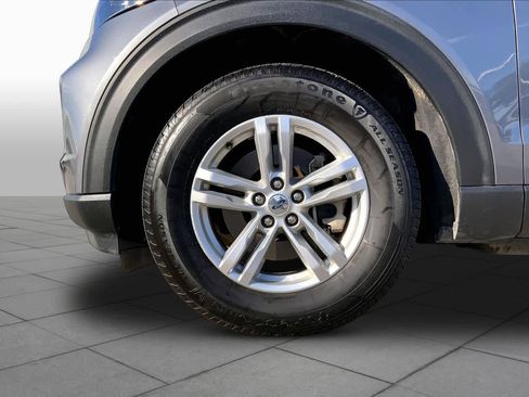 Used 2023 Ford Explorer XLT RWD image 10