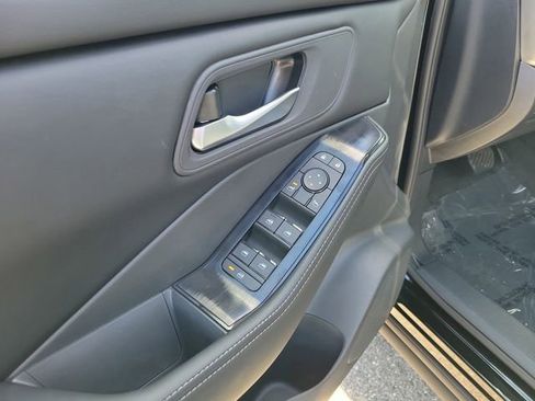 New 2026 Nissan Rogue SV FWD image 8