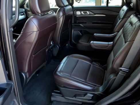 Used 2025 Ford Explorer Platinum w/ LUX Leather Package AWD/4WD image 34