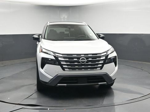 Used 2024 Nissan Rogue SL w/ SL Premium Package image 8