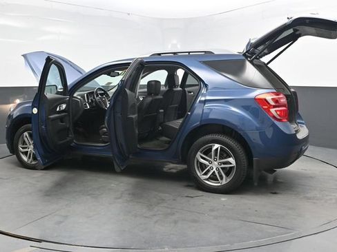 Used 2017 Chevrolet Equinox Premier w/ Enhanced Convenience Package AWD/4WD image 34