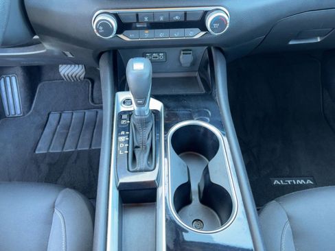 Used 2024 Nissan Altima 2.5 SV image 17